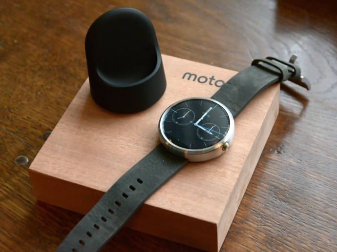 Motorola Moto 360 and Box