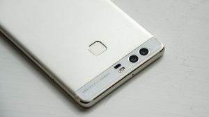 Mga Huawei P9 camera at fingerprint reader