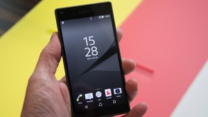 Sony Xperia Z5 Compact anmeldelse: Hovedbilde forfra