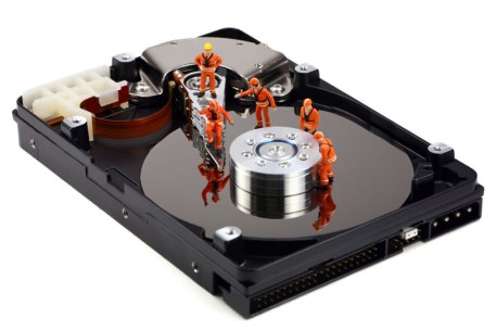 Kita techninės pagalbos koncepcija, skirta miniatiūriniams technikai atkurti duomenis standžiajame diske.