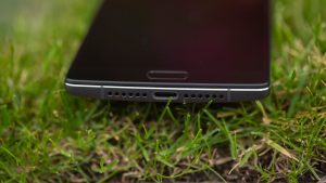 Review ng OnePlus 2: Gumagamit ang OnePlus 2 ng USB Type-C port para sa paglilipat ng data at pag-charge