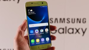 مراجعة Samsung Galaxy S7: أمامي