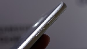 סקירת Samsung Galaxy S7: כפתורי עוצמת הקול